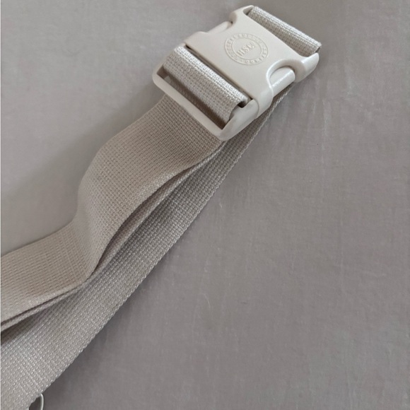 Herschel Supply Company white canvas belt bag crossbody bag - Picture 3 of 3